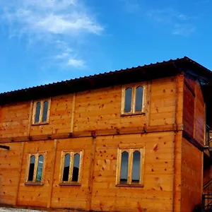  فيلة Wooden House Garetke